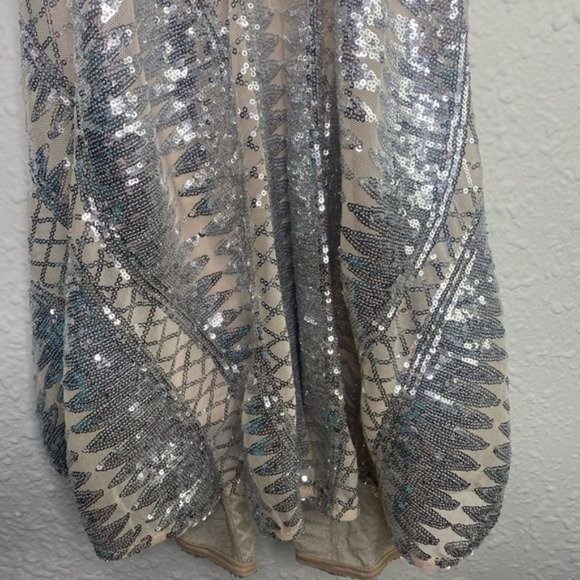 Windsor silver and tan sequins cocktail party open back straps dress size L  NWT - Picture 5 of 15